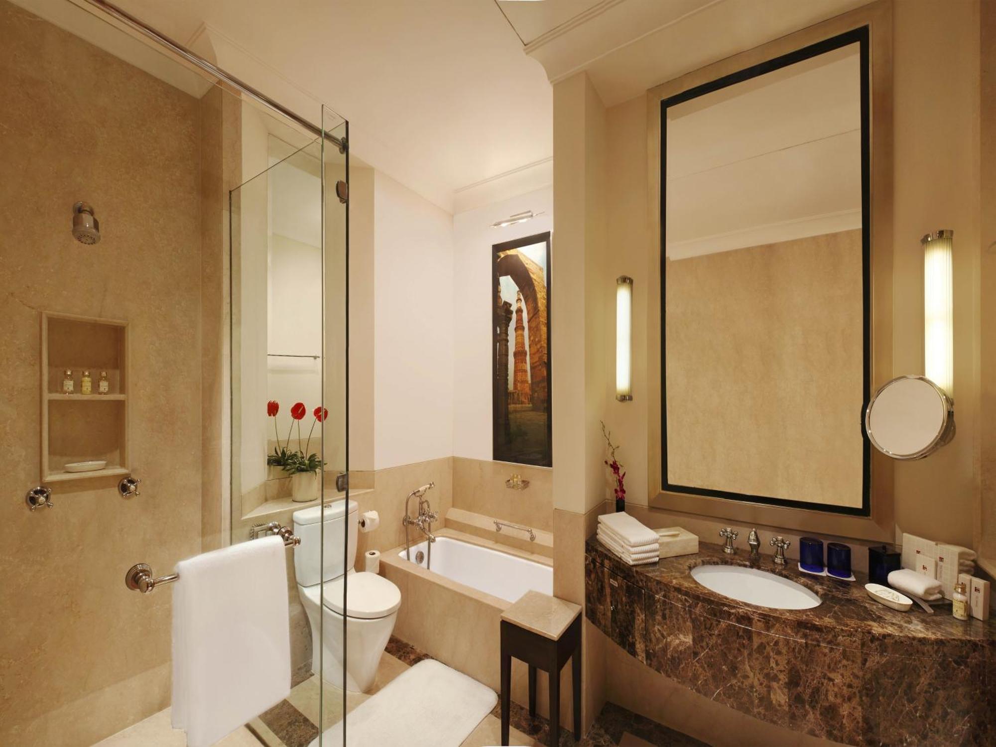 Hotel Trident Gurgáon Exteriér fotografie Bathroom